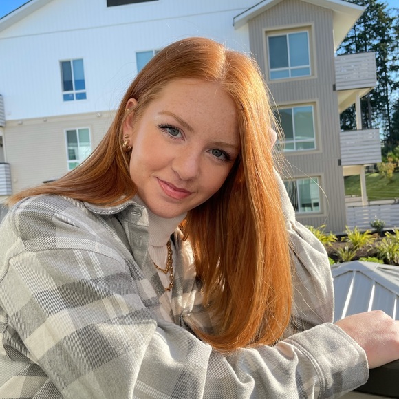 Meet your Posher, Lilly - Picture 1 of 1